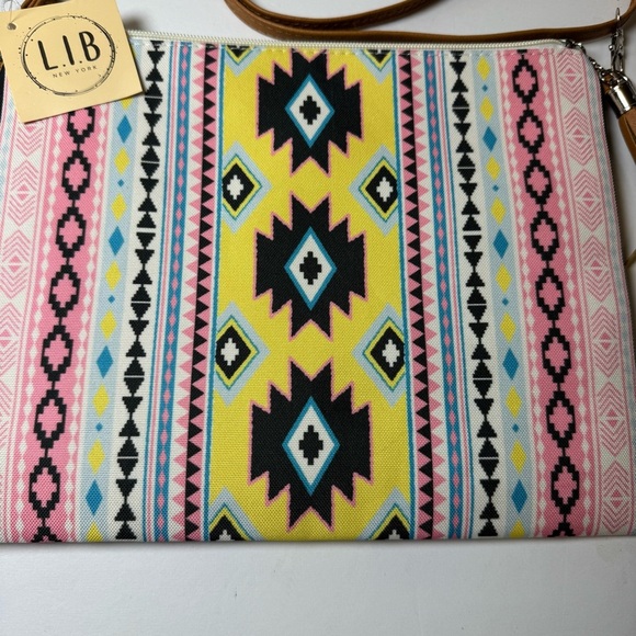 L.I.B. New York Aztec Print Clutch & Cross Body Bag - Picture 3 of 6